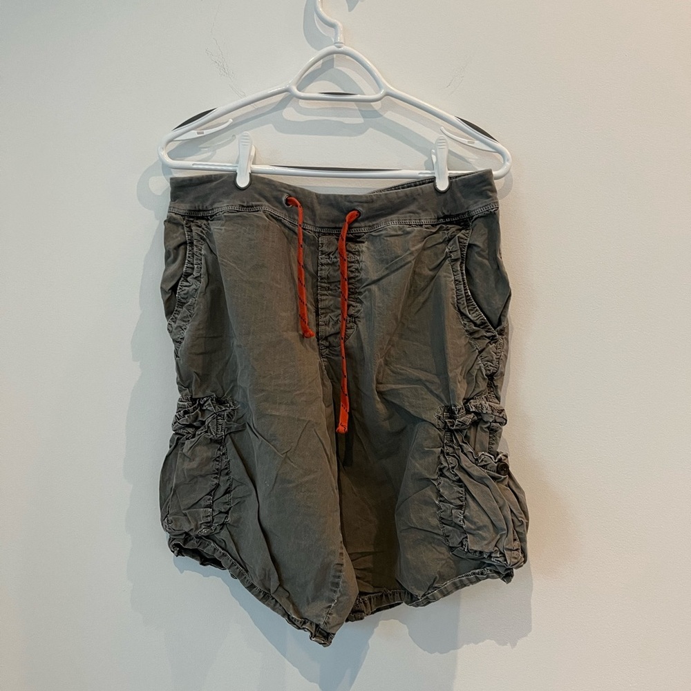 James perse cargo shorts size 1